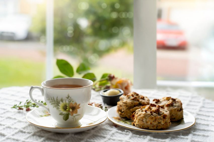 紅茶とスコーン
